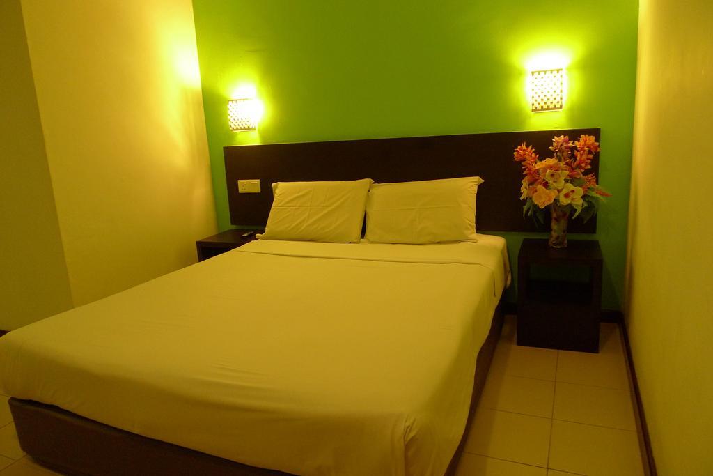 Meldrum Hotel Johor Bahru Esterno foto