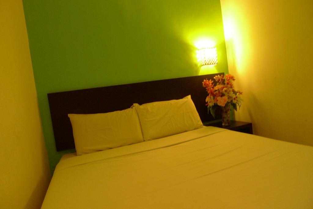 Meldrum Hotel Johor Bahru Esterno foto
