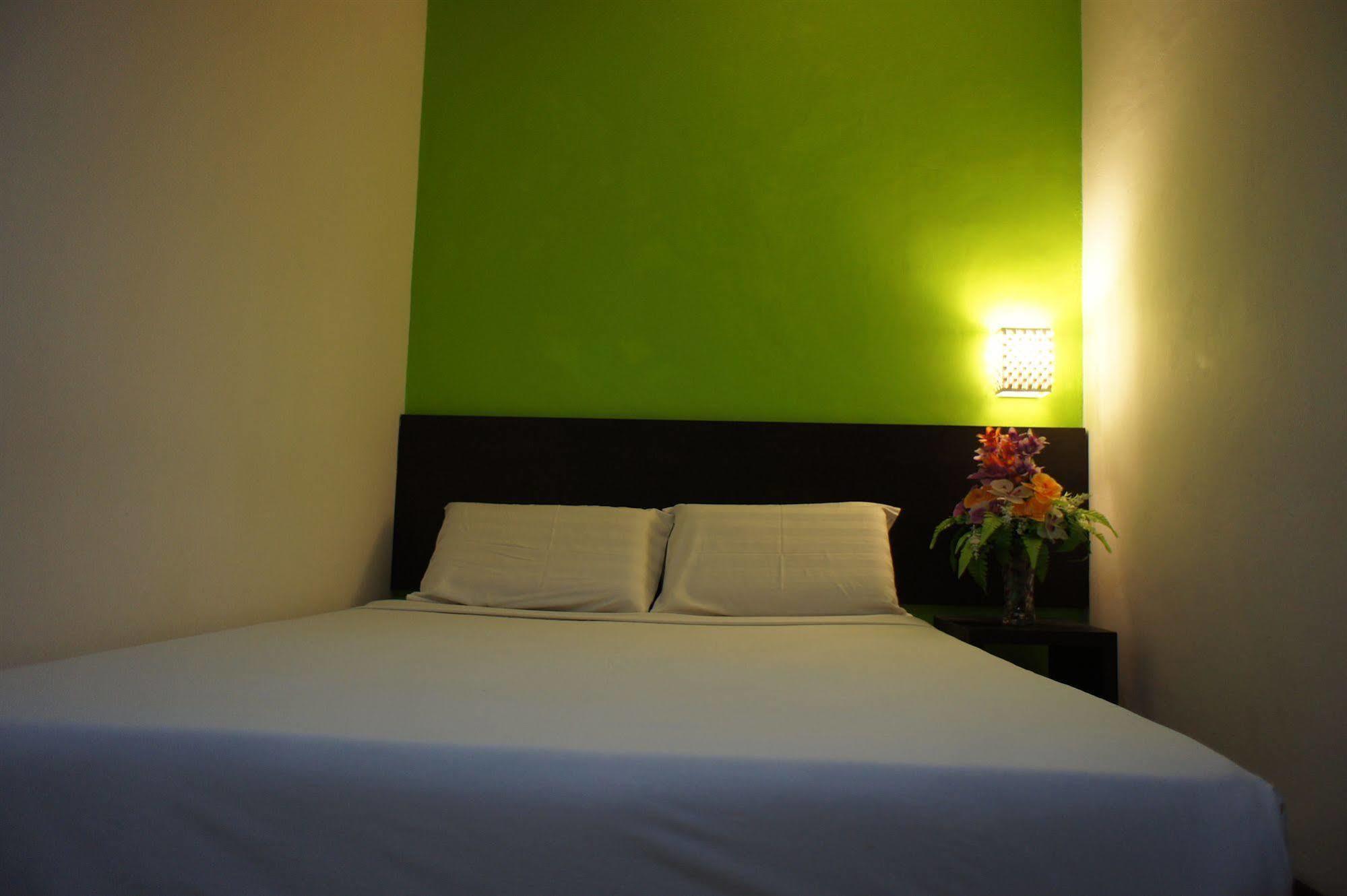 Meldrum Hotel Johor Bahru Esterno foto