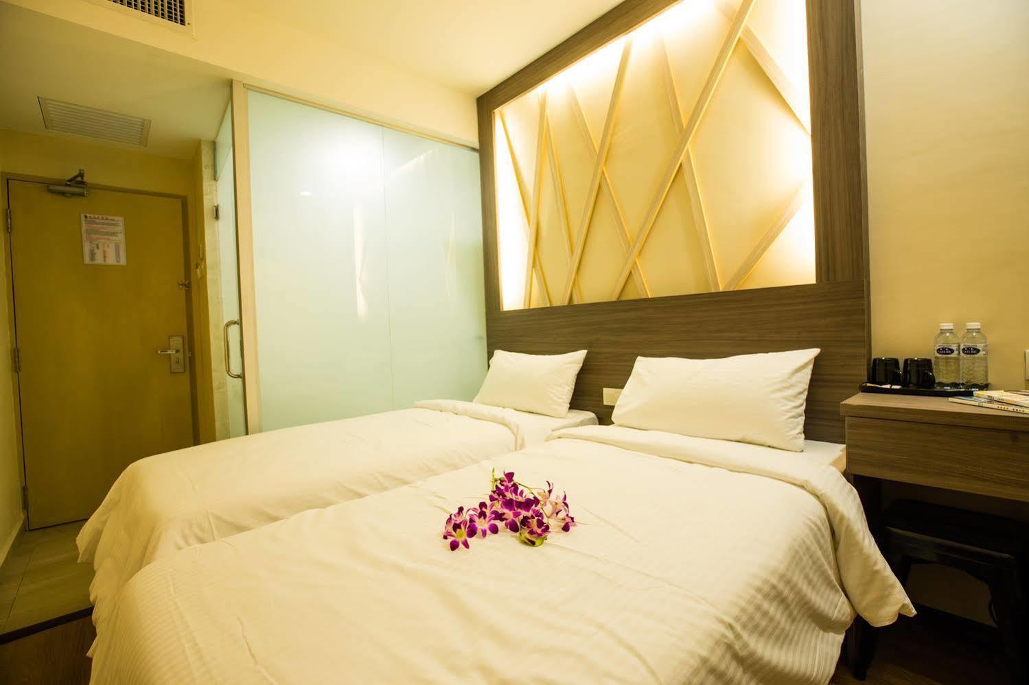 Meldrum Hotel Johor Bahru Esterno foto