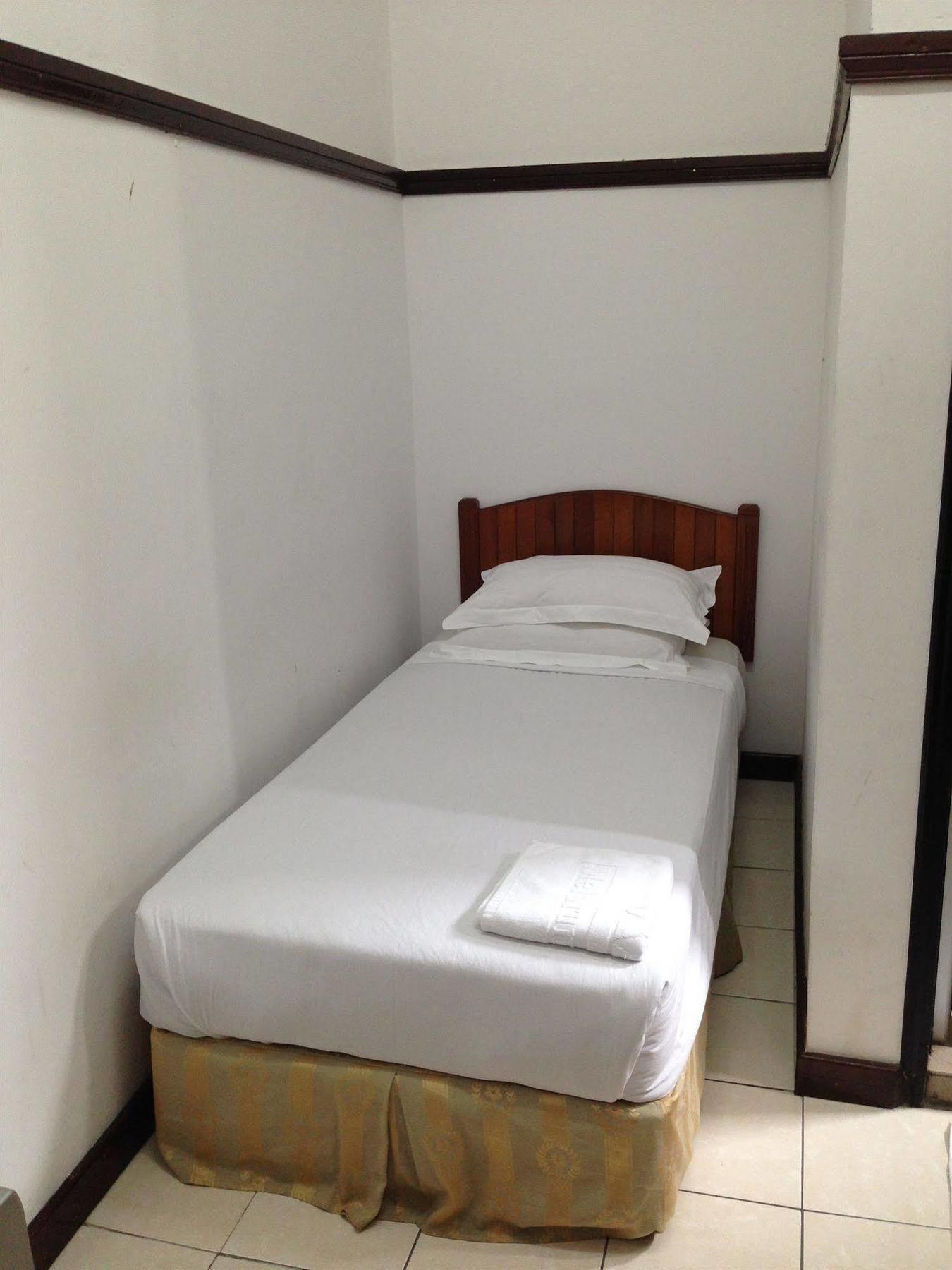 Meldrum Hotel Johor Bahru Esterno foto