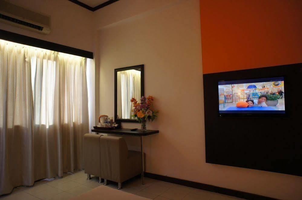 Meldrum Hotel Johor Bahru Esterno foto